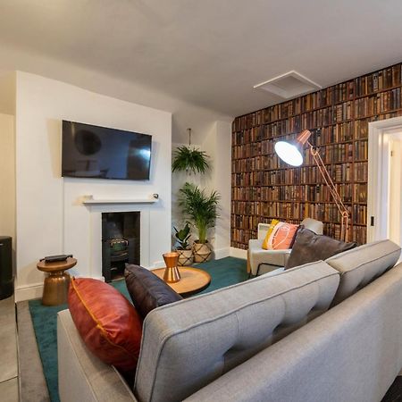 Contemporary Apartment On The Historic Rows Chester Exteriér fotografie