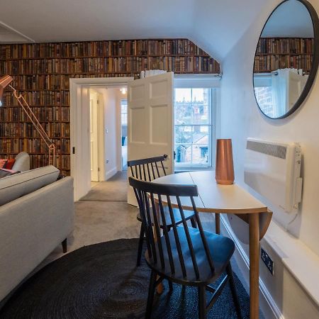 Contemporary Apartment On The Historic Rows Chester Exteriér fotografie