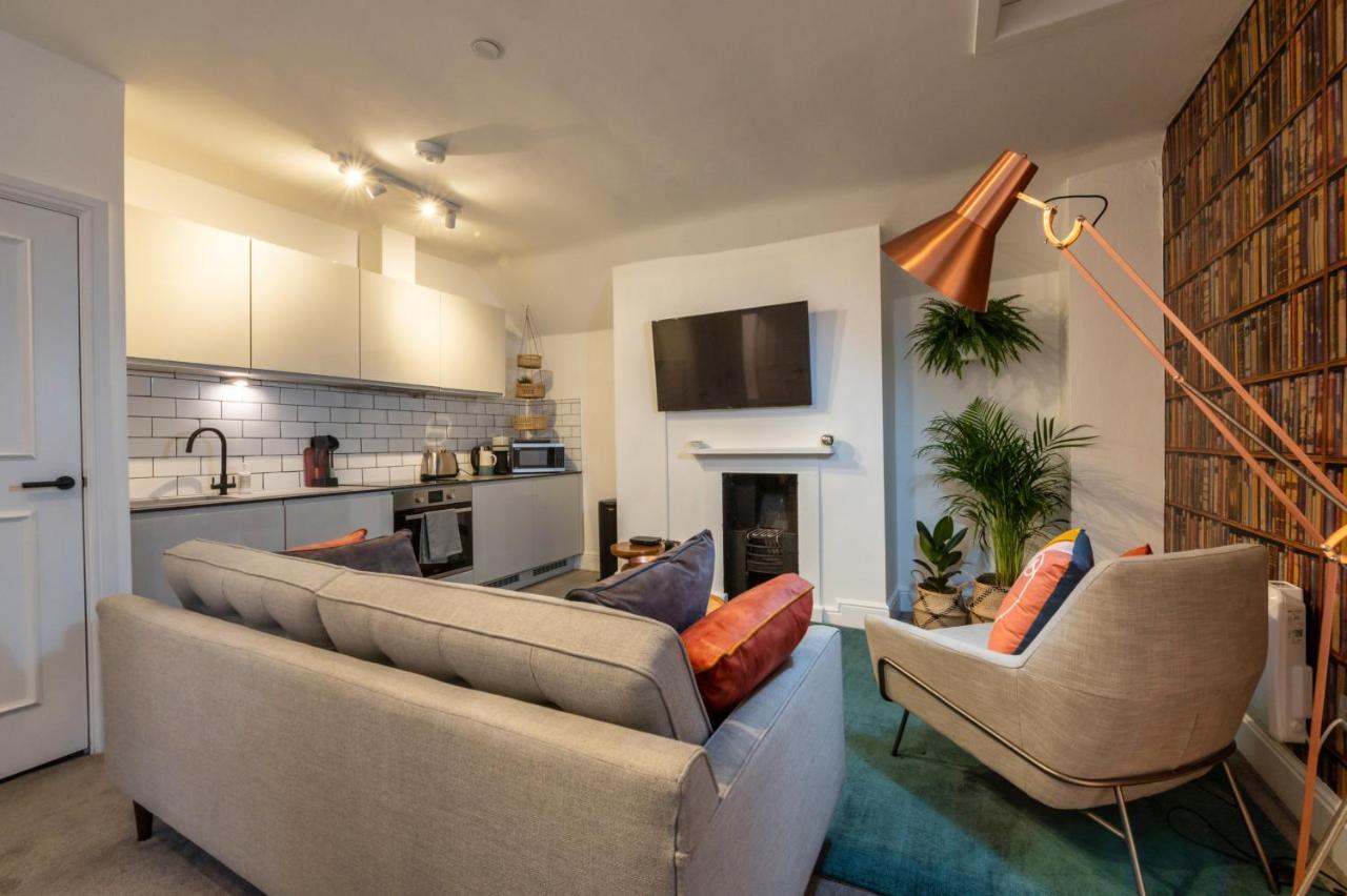 Contemporary Apartment On The Historic Rows Chester Exteriér fotografie