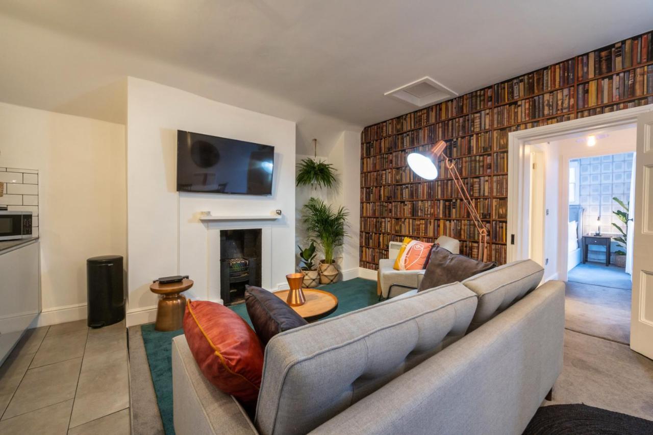 Contemporary Apartment On The Historic Rows Chester Exteriér fotografie