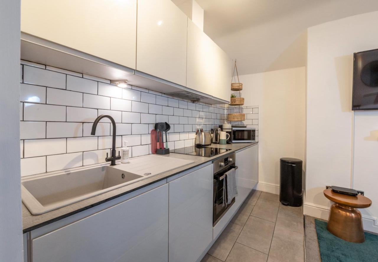 Contemporary Apartment On The Historic Rows Chester Exteriér fotografie