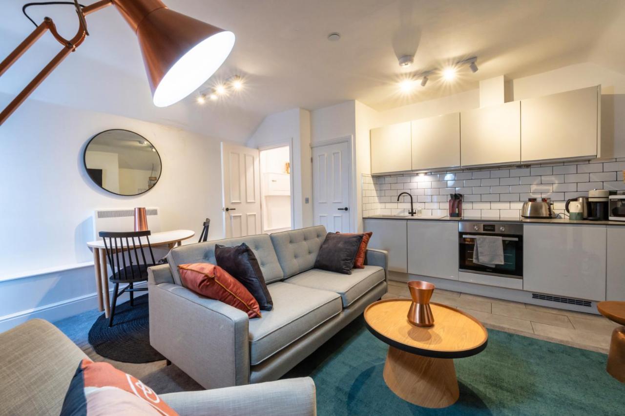 Contemporary Apartment On The Historic Rows Chester Exteriér fotografie
