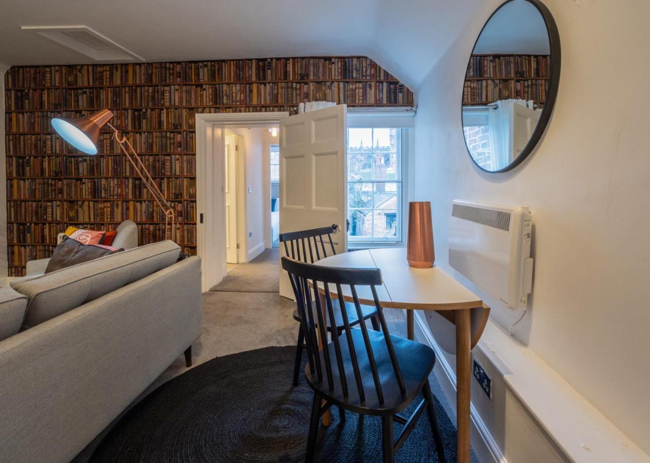 Contemporary Apartment On The Historic Rows Chester Exteriér fotografie