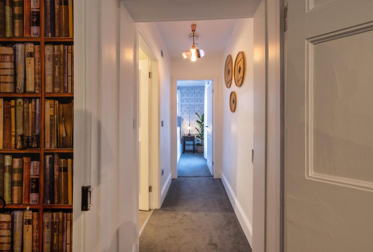 Contemporary Apartment On The Historic Rows Chester Exteriér fotografie