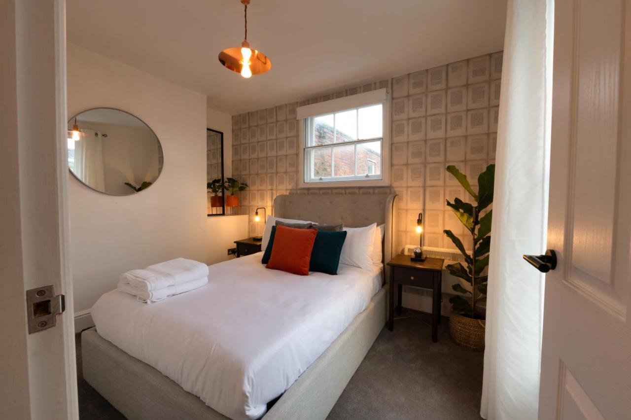 Contemporary Apartment On The Historic Rows Chester Exteriér fotografie